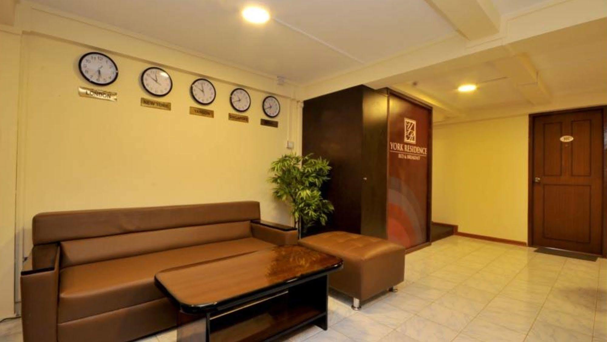 York Residence Yangon Bagian luar foto