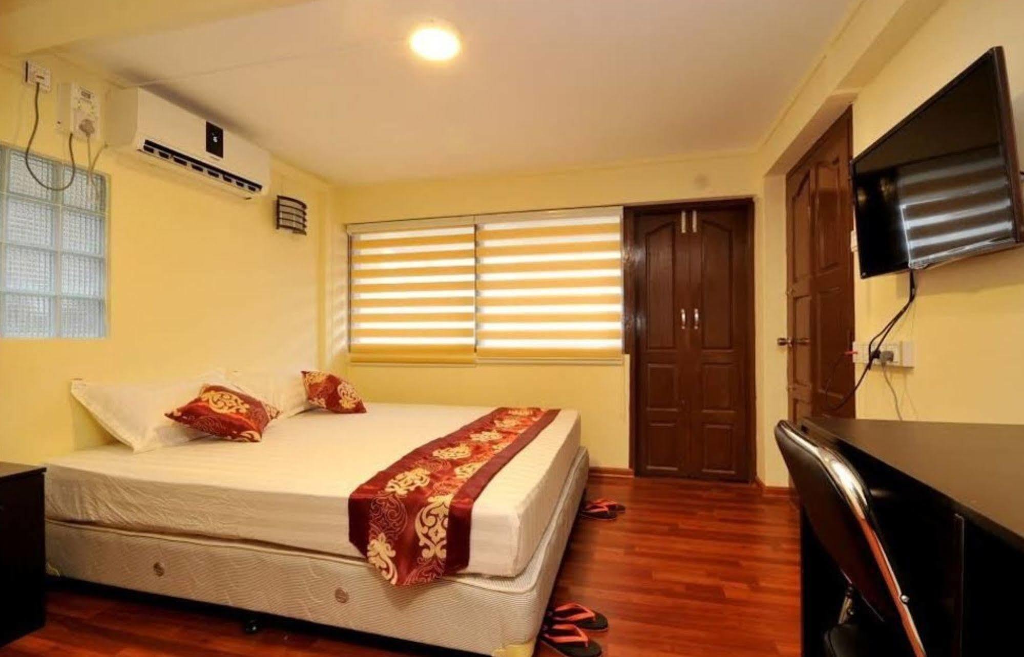 York Residence Yangon Bagian luar foto