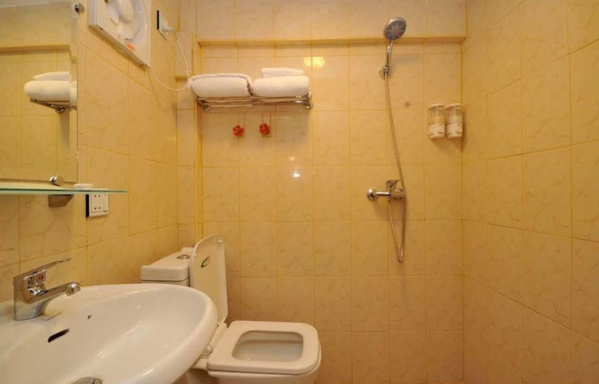 York Residence Yangon Bagian luar foto