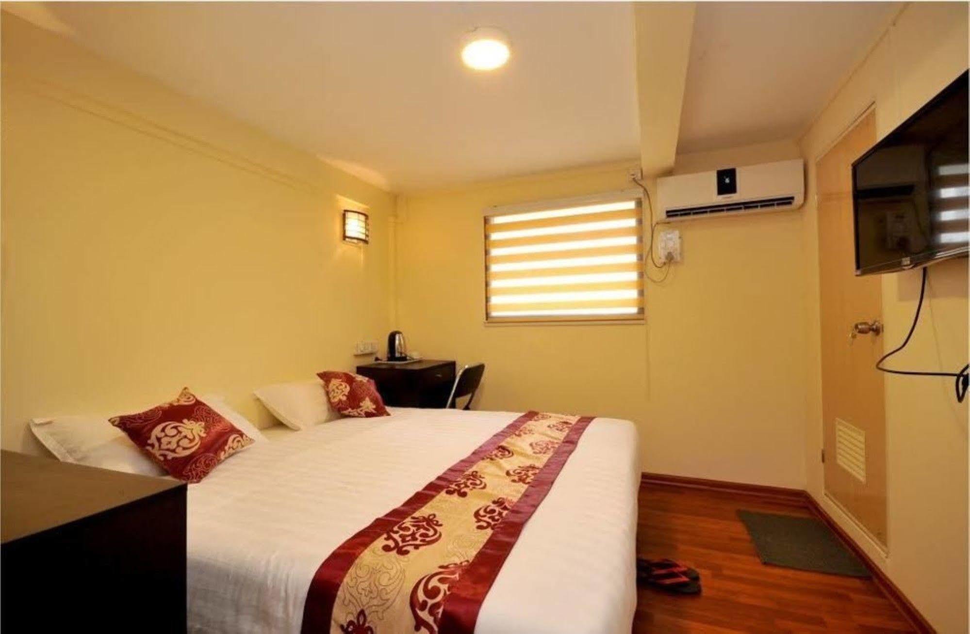 York Residence Yangon Bagian luar foto