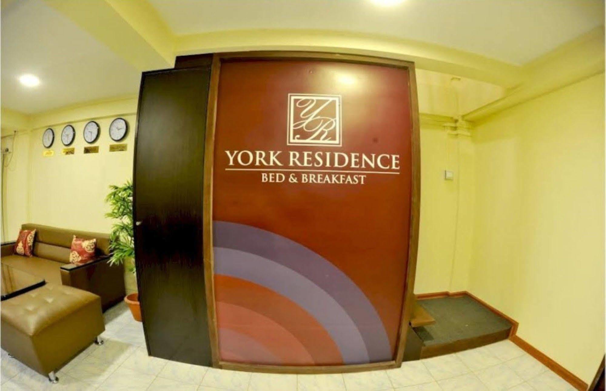 York Residence Yangon Bagian luar foto